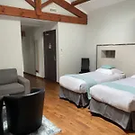 Hotel Logis Chateau De