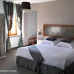 Hotel Logis Chateau De