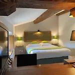 Hotel Logis Chateau De