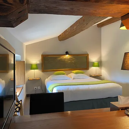 Hotel Logis Chateau De